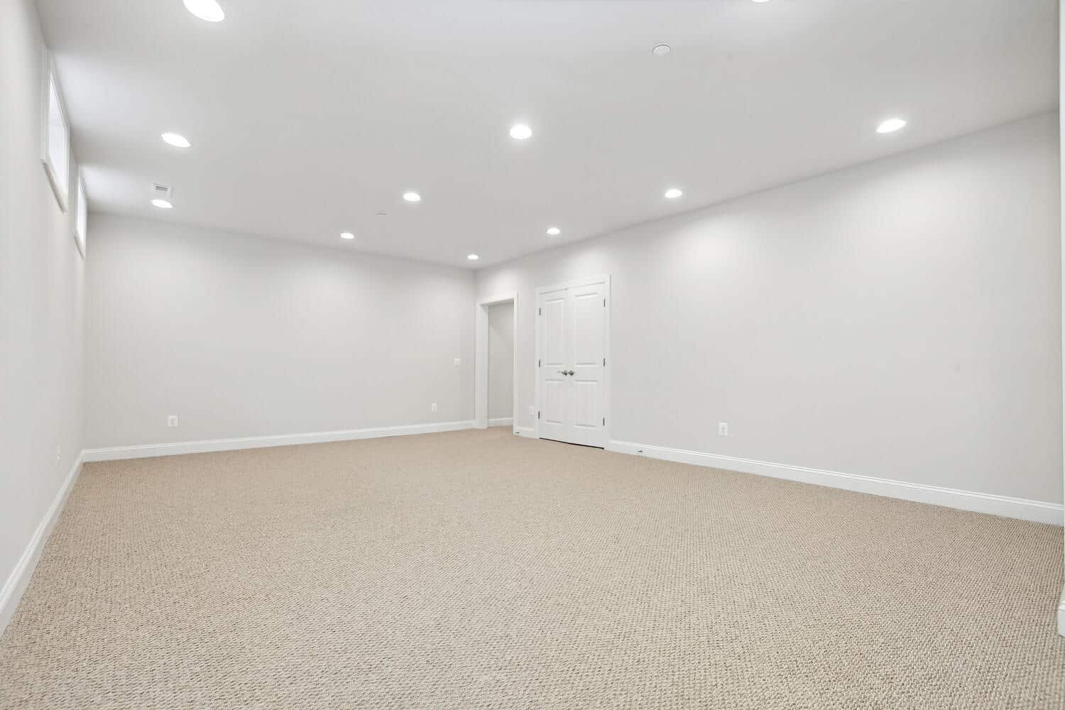 Open floor, recessed light, room to define