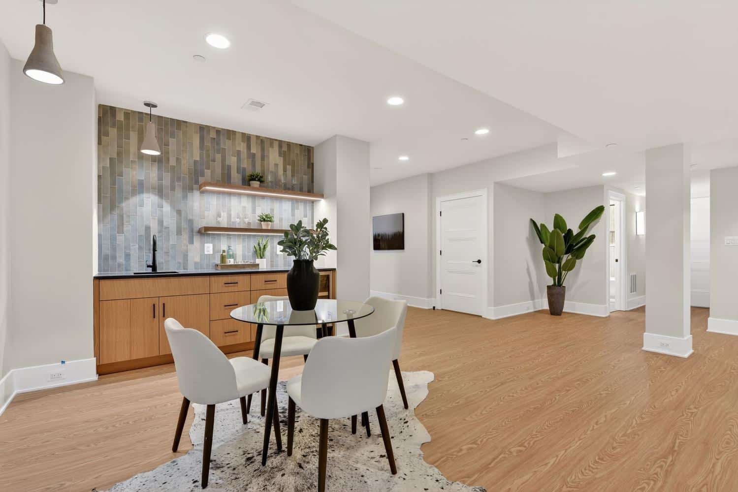 Wet bar built for entertaining — pour, gather, linger.